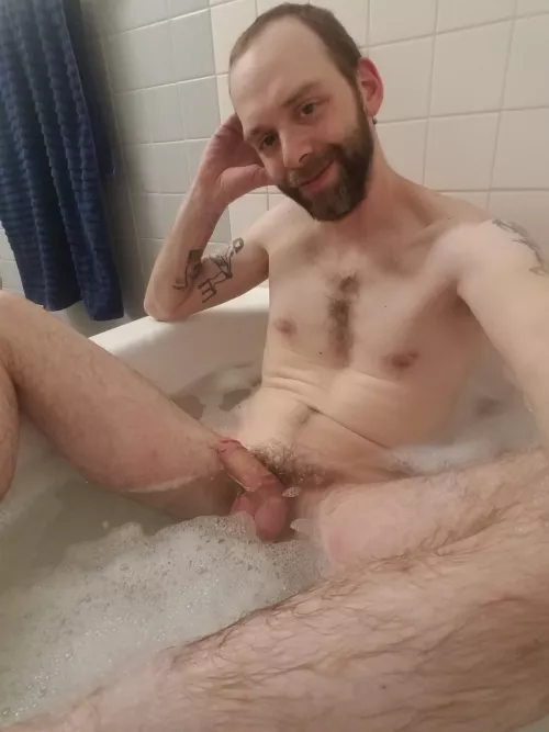 want to join this otter for a soak?