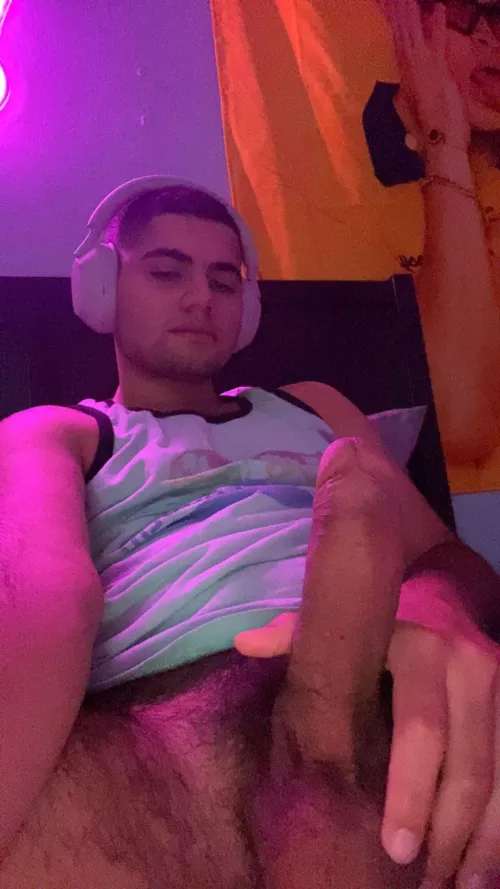 20 Bi Fl. Into everything and everyone. Super kinky. Similar bros add me. Sc: ramos.moto