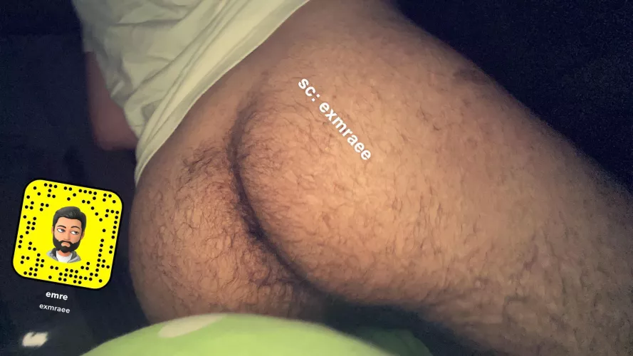 20 Germany, dm or snap me if you are hairy or dominate - sc: exmraee