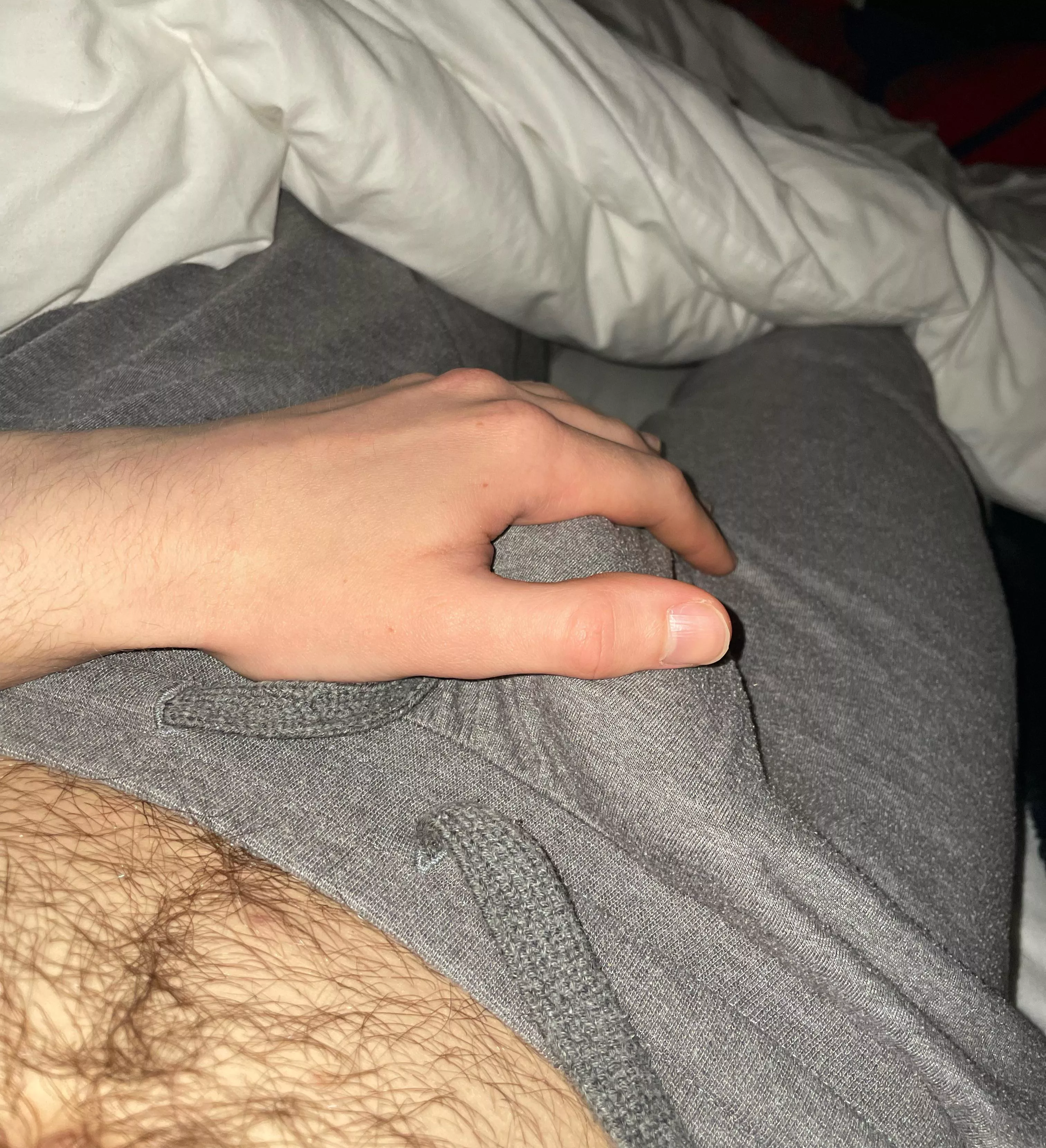 21 Scottish guy looking for bromance/long term, snap - anon_ol - over 18 only requirement!