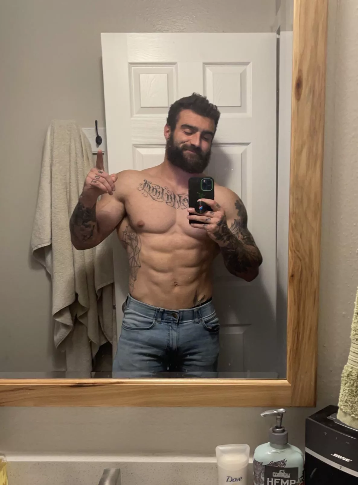 [25] Ayyy what’s the move tonight