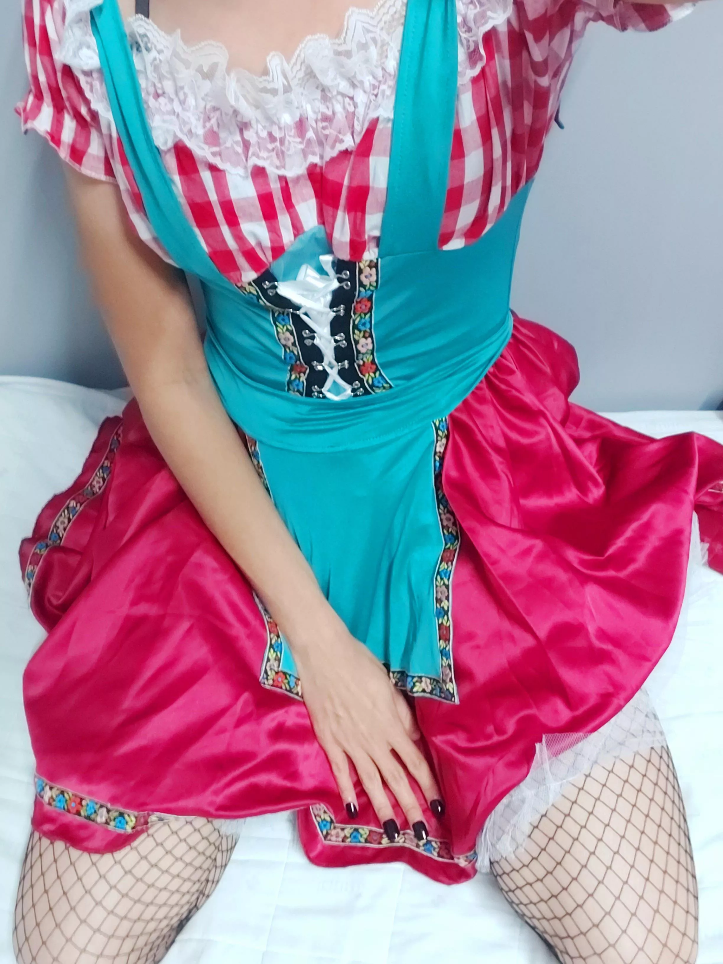 [28y] I feel pretty in this dress