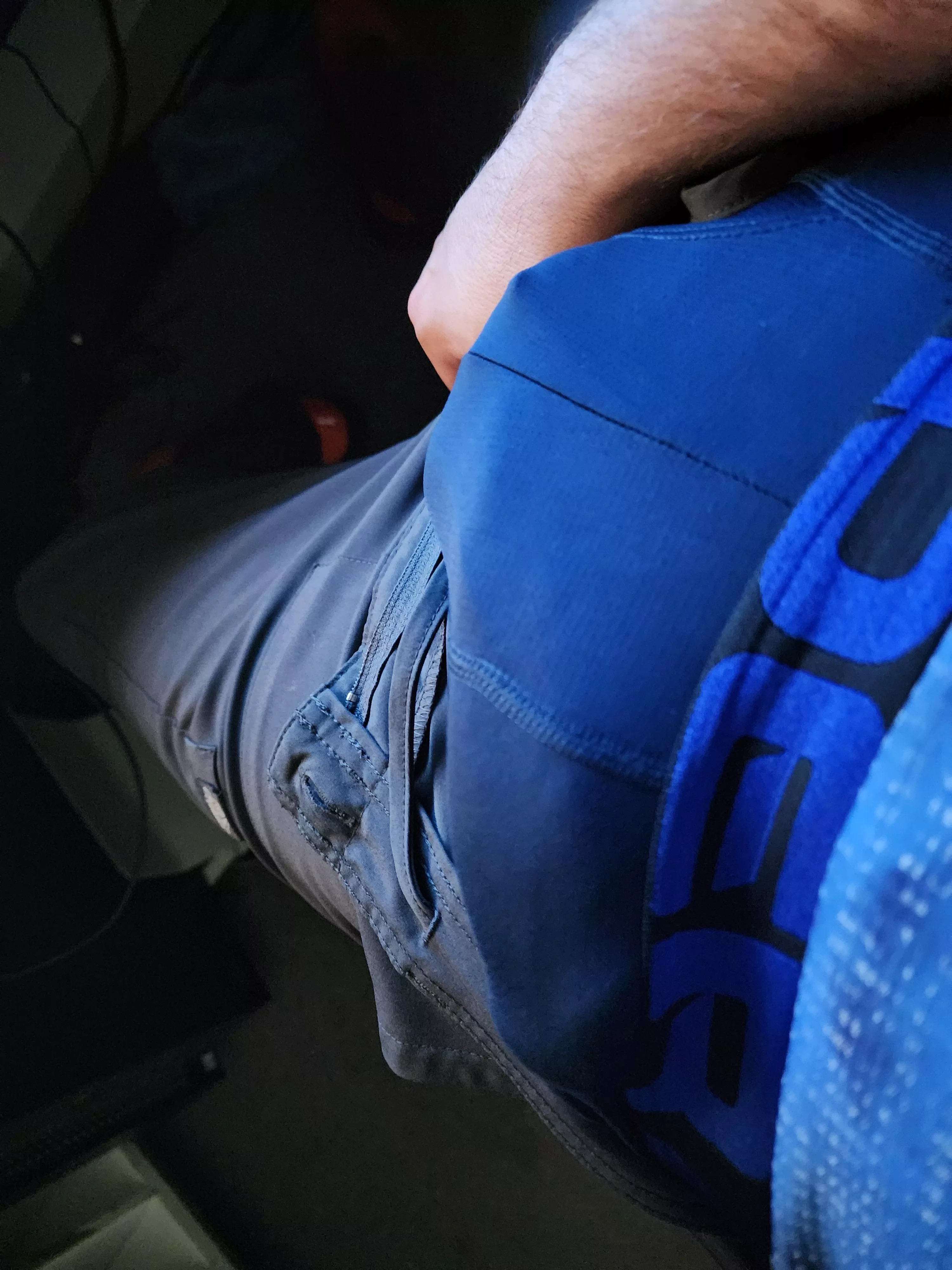 29[M4F] Work seems to be extra hard today.