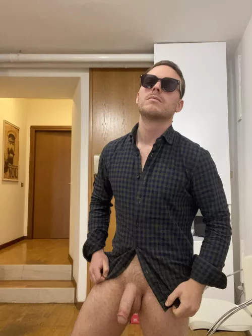 [30] I drained my balls in the office… goodness what a satisfaction… maybe I’ll post the video 🍆🍆💦