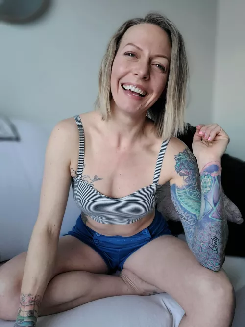 80s girl! can you guess which year?