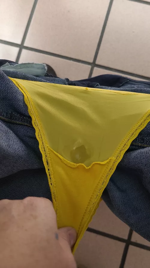 A lil wet at work😉🤭🤫