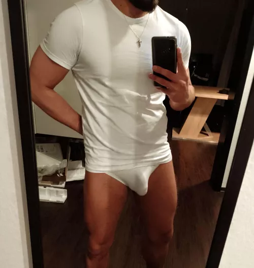 Any hung guys want compare?