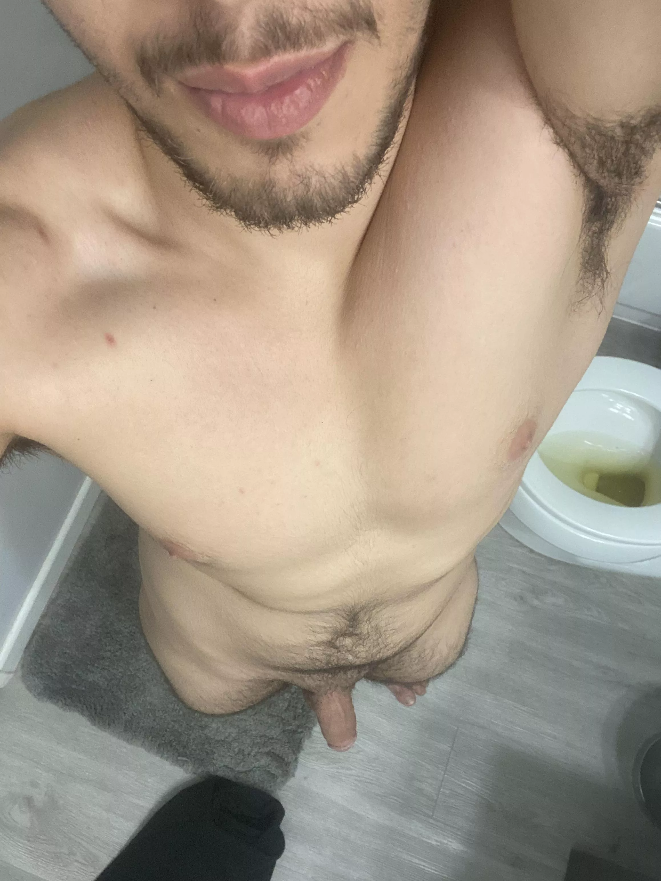 Come smell me before I shower 😏