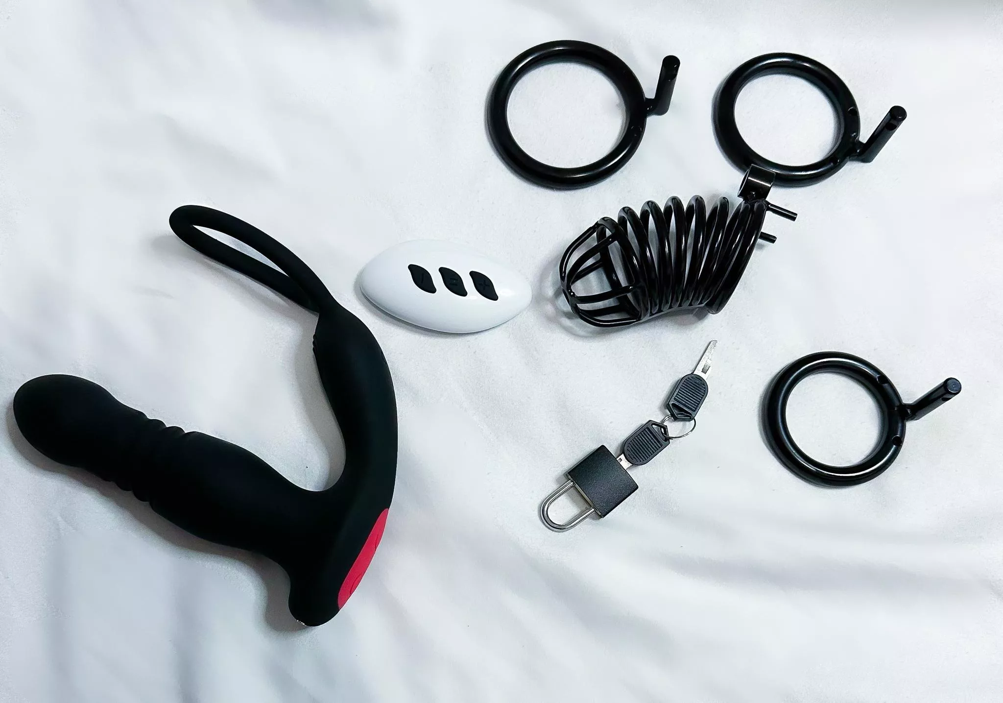 Dipping my toes into chastity and prostate kinks for the first time. My sub has no idea whats coming and I am ecstatic 😈