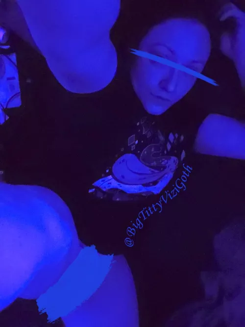 [Enby] Plays Munchkin one time: ... And I KICK down the door, HYAA!!!