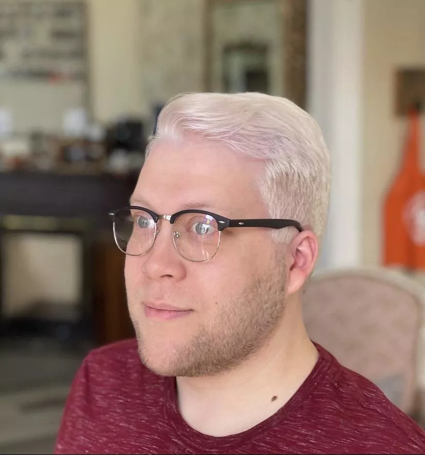 Finally took the plunge and went full platinum with my hair 😊