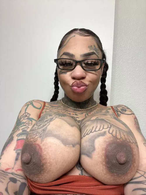 First post here, are they big enough ?👅