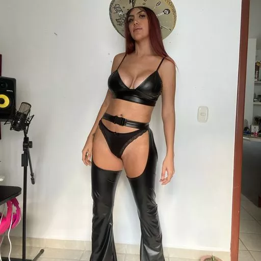 Get on your knees! Are you Ready to worship me?😈😈