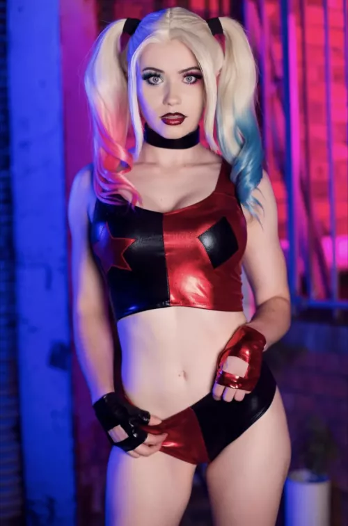 Harley Quinn by Nic The Pixie