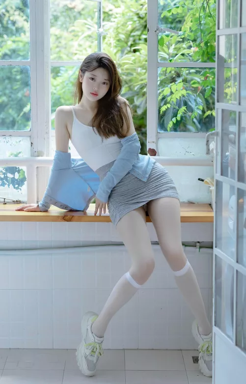 Hello, am i beautiful in your eyes ?