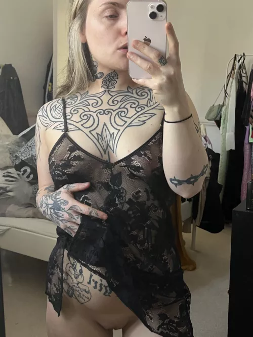 hey, you… I have dessert waiting 🍰 (f)