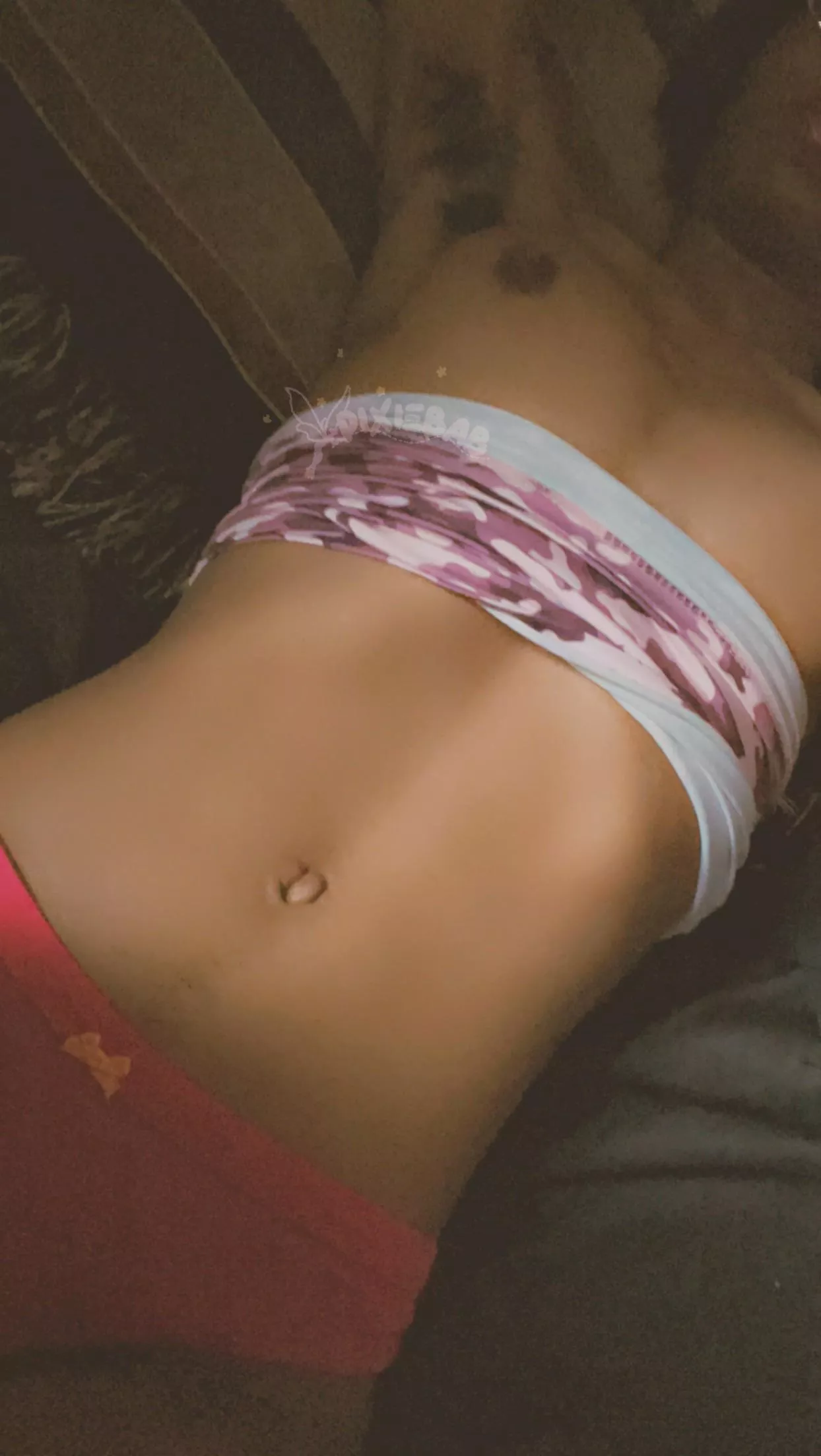 i <3 my tummy n pits (;