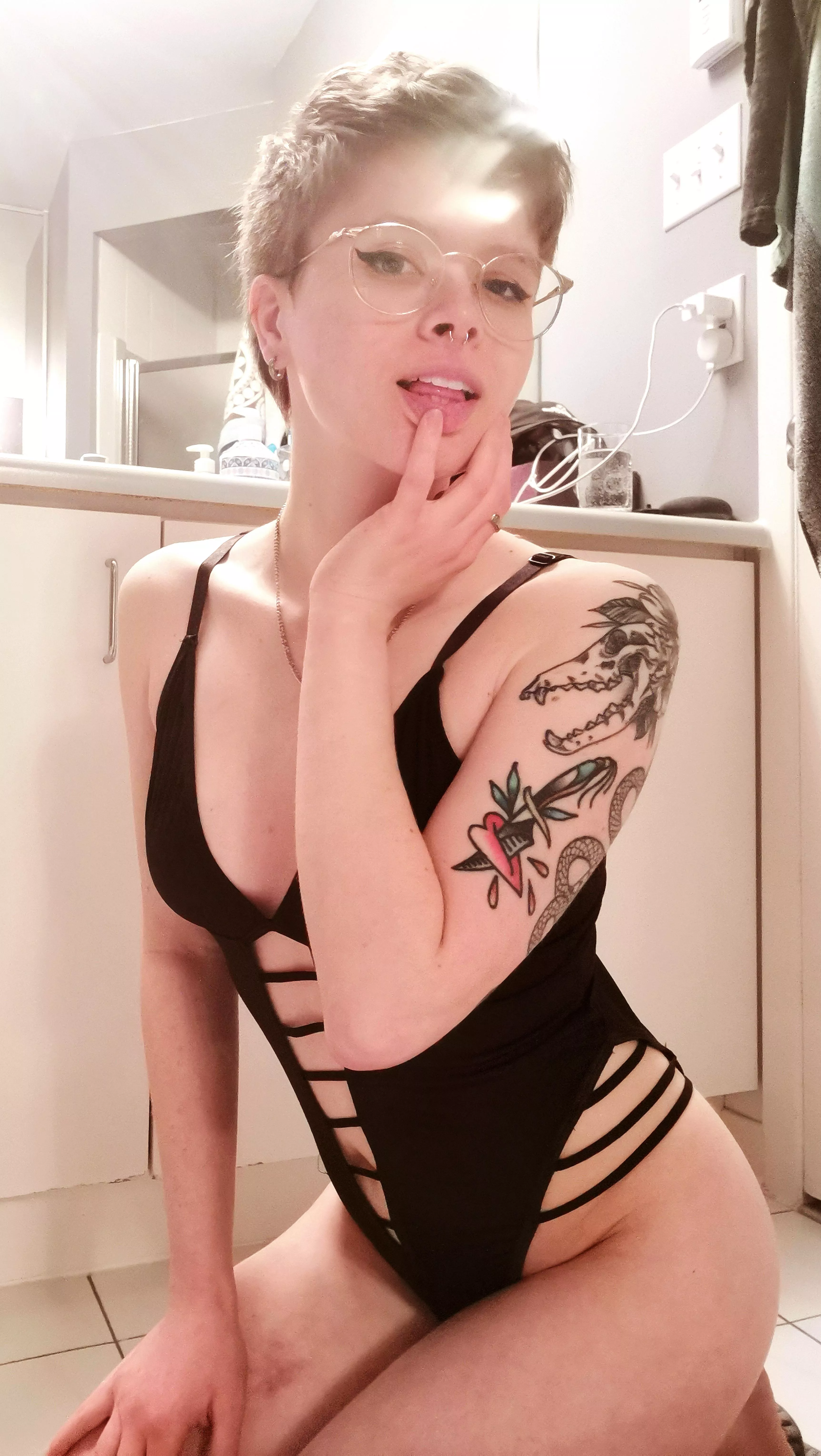 I am a shorty with short hair😇