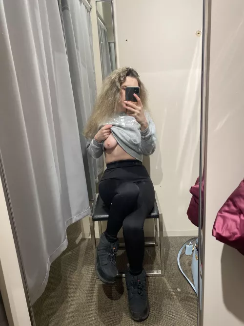 I want to fuck in the fitting room