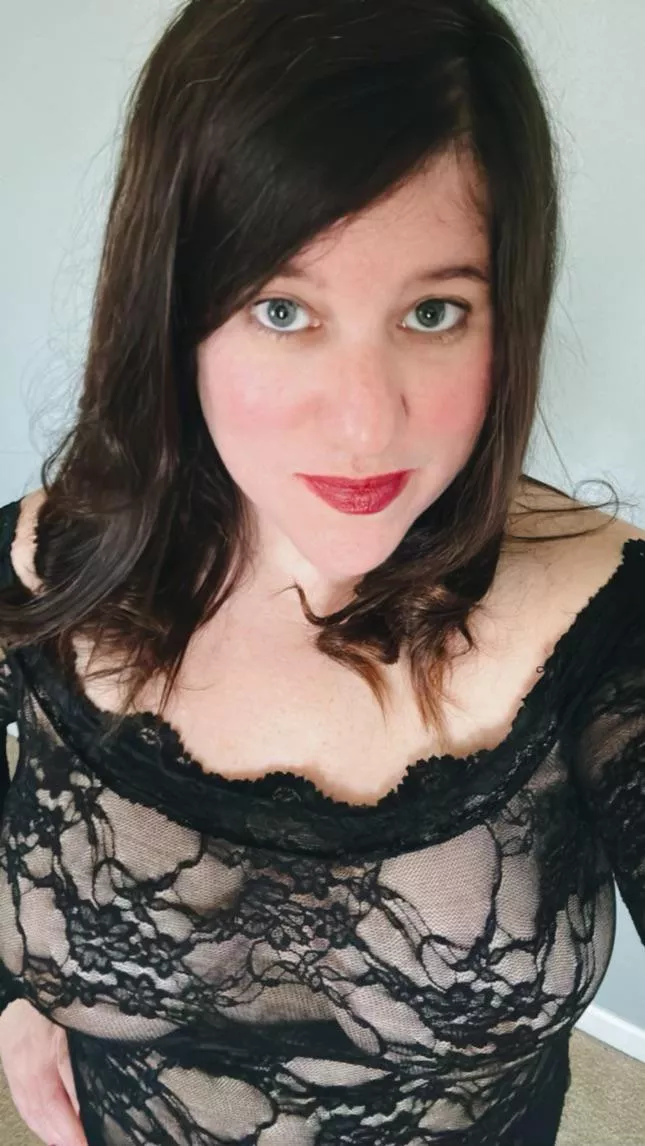 If you like naughty housewives then you will love me😈