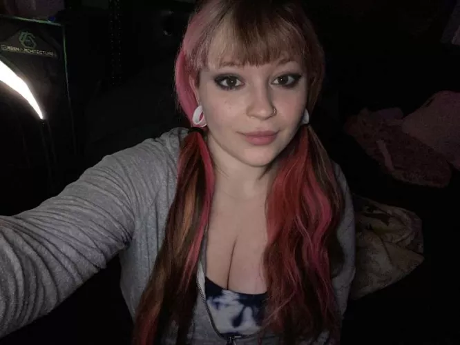 It's been a while since I've been on here, how do you like my long pink pigtails? I wanna dye it all pink :p 💕