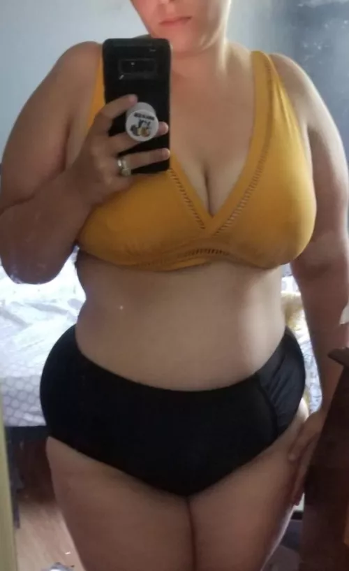 Join me in the hot tub, the bikini is coming off 😉