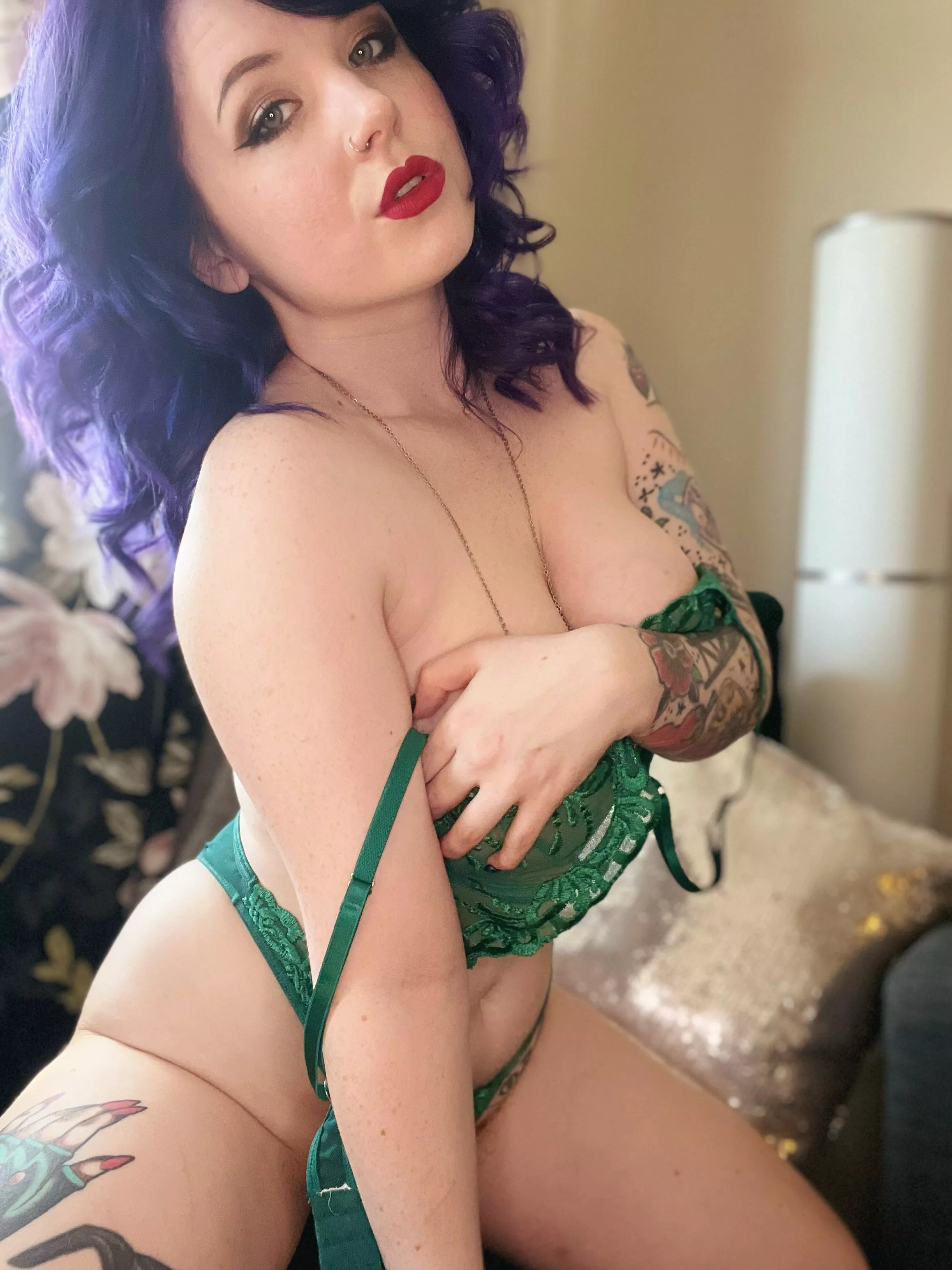 Let’s fuck in front of the window 😈