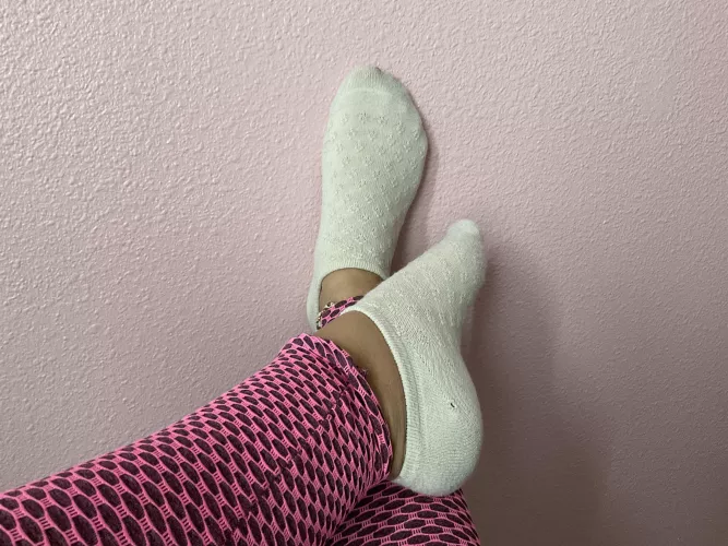 Love the feeling of my feet on the wall