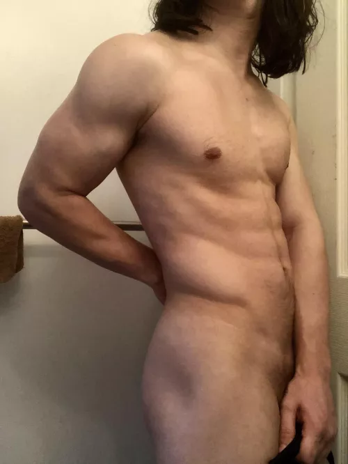 [M] Had a nice little upper body pump going that I wanted to share, plus just a hint of ass