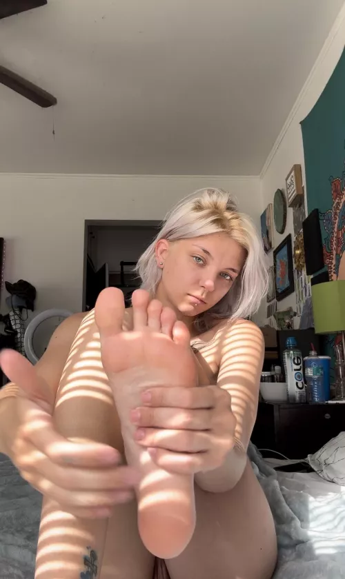 Need a face to step on OC