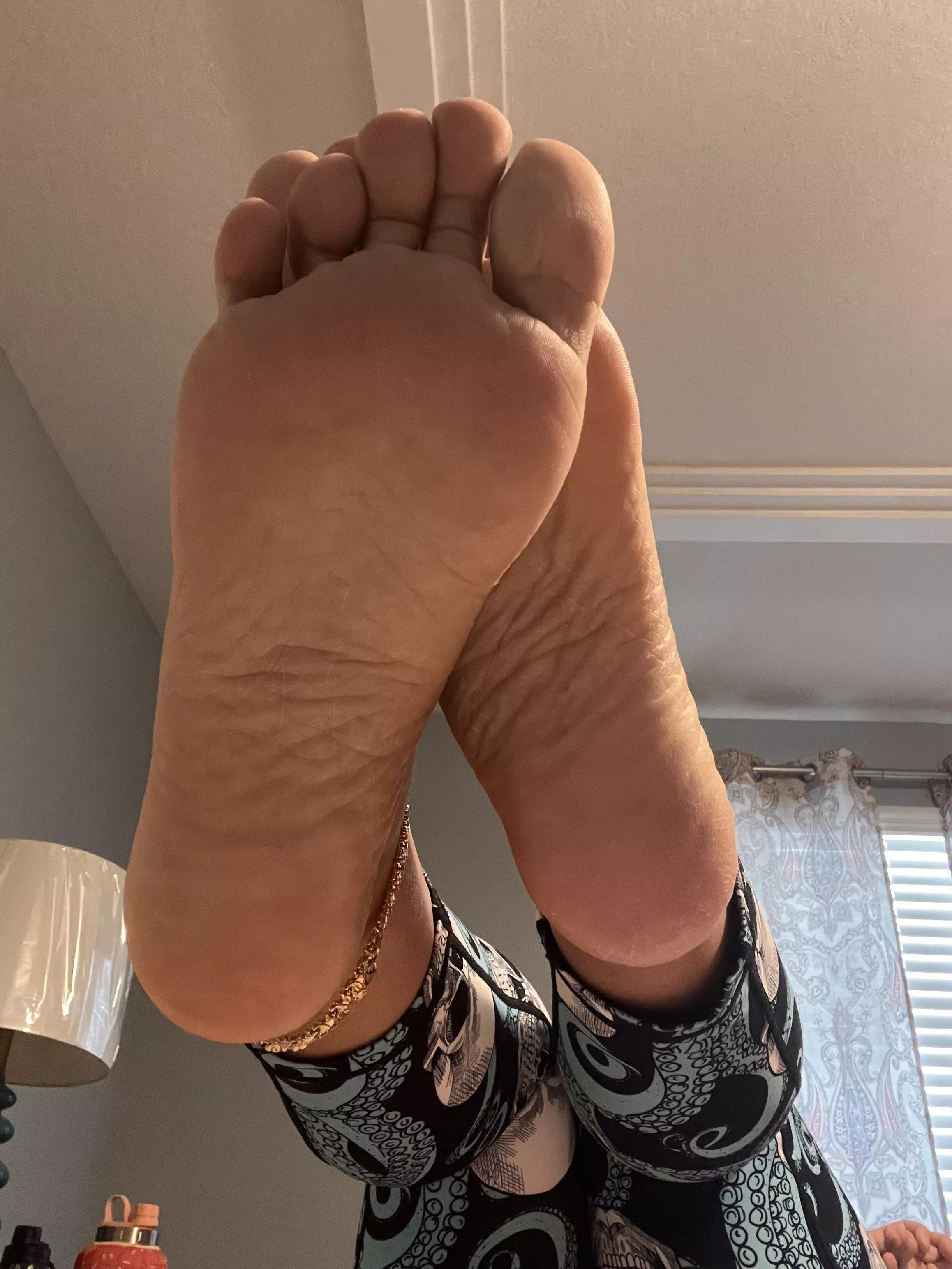 [oc] Latina feet at your service