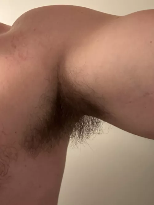 On my second workout w/o shower. Who wants in?