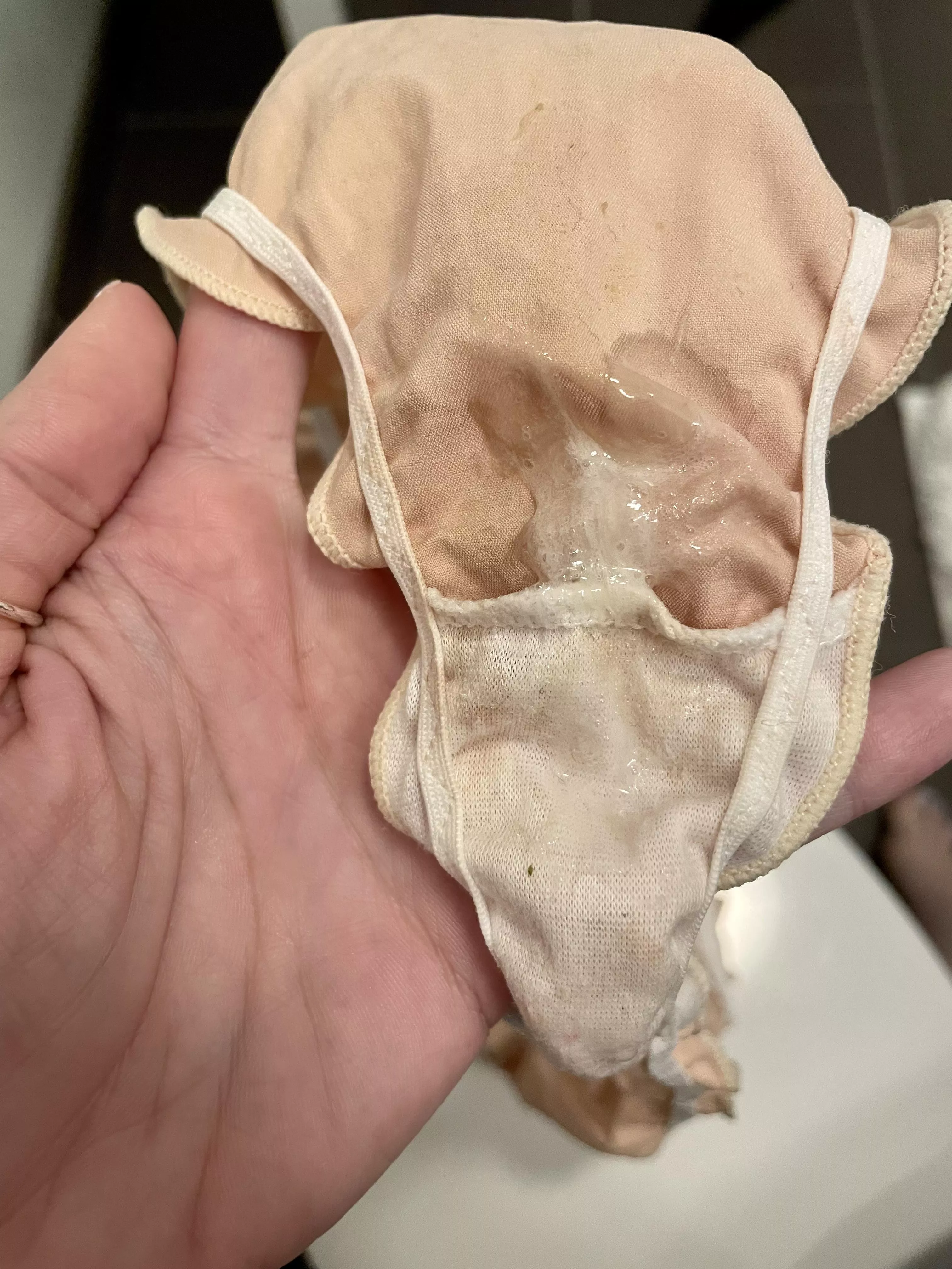 [selling] [US] it’s wet Wednesday and I’m soaked, sticky and creamy