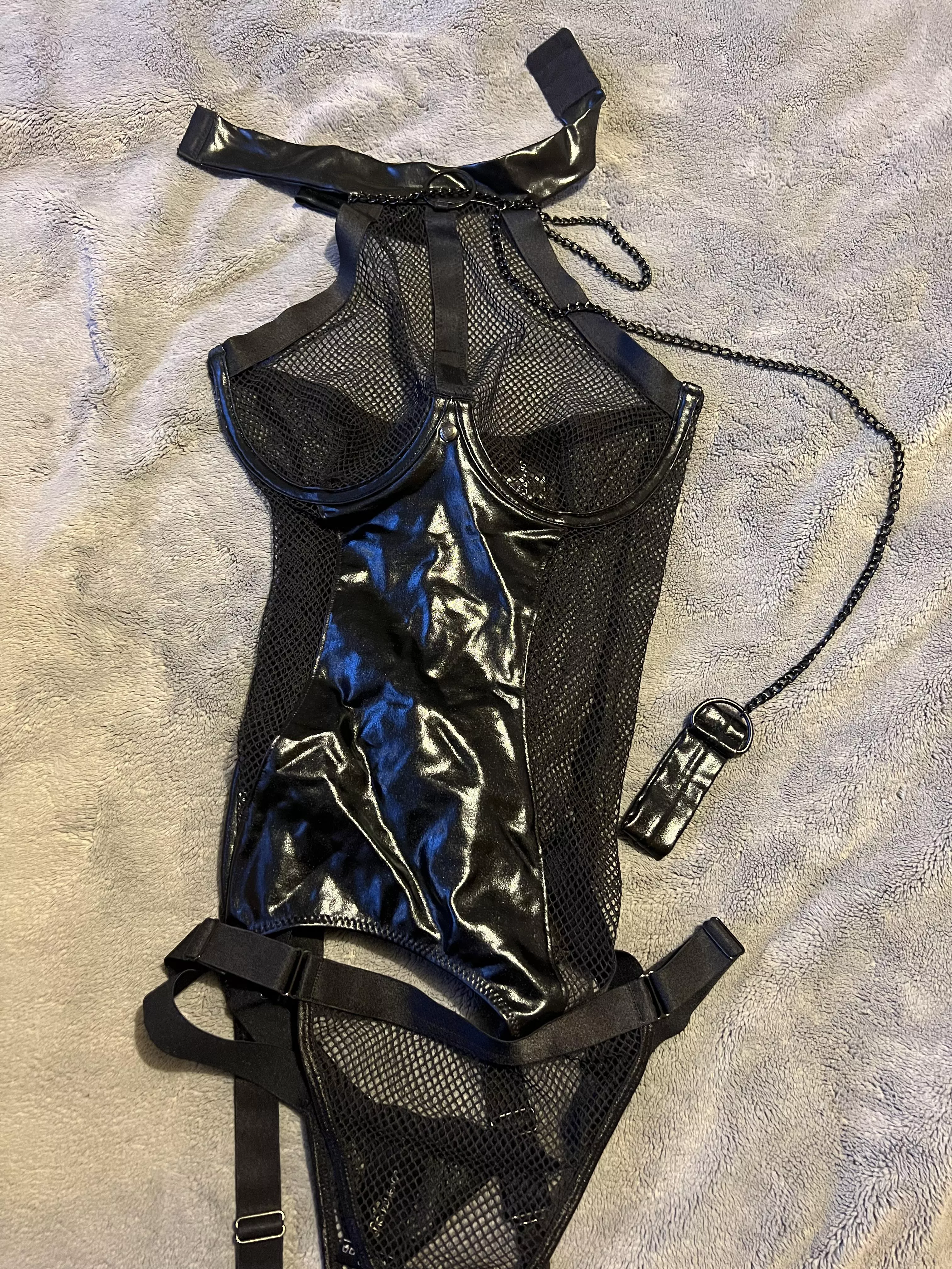 Shall I slip this on and give u the leash so u can walk me round like the slut I am