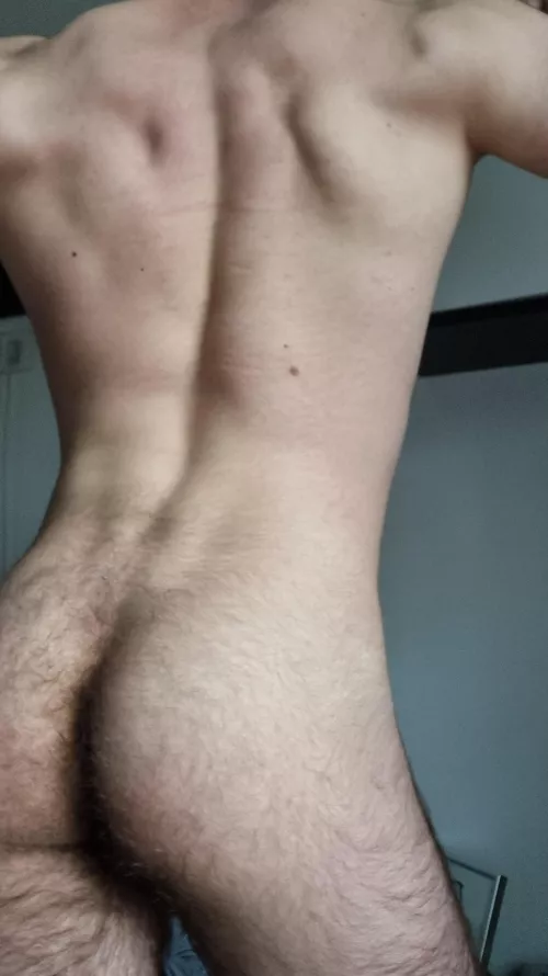 squatting really makes your ass big