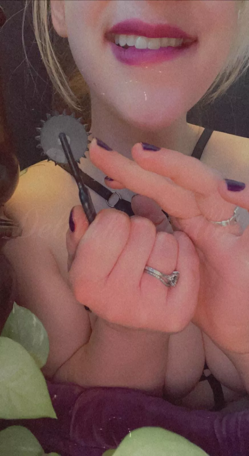 The feel of this tickly sting makes me so needy for a bull [oc]