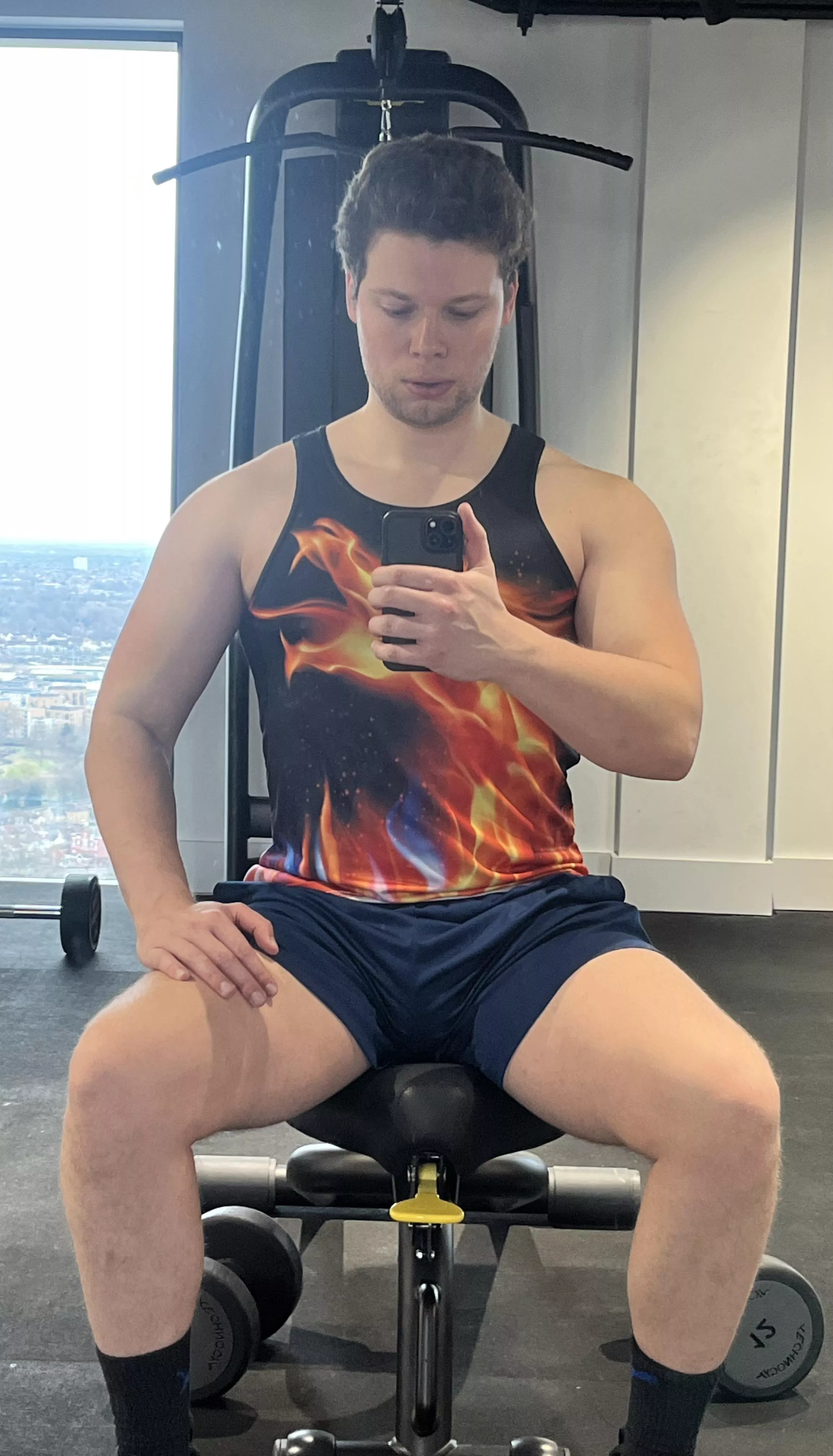 The sign said be discreet with gym selfies. So, while no one was watching…😂