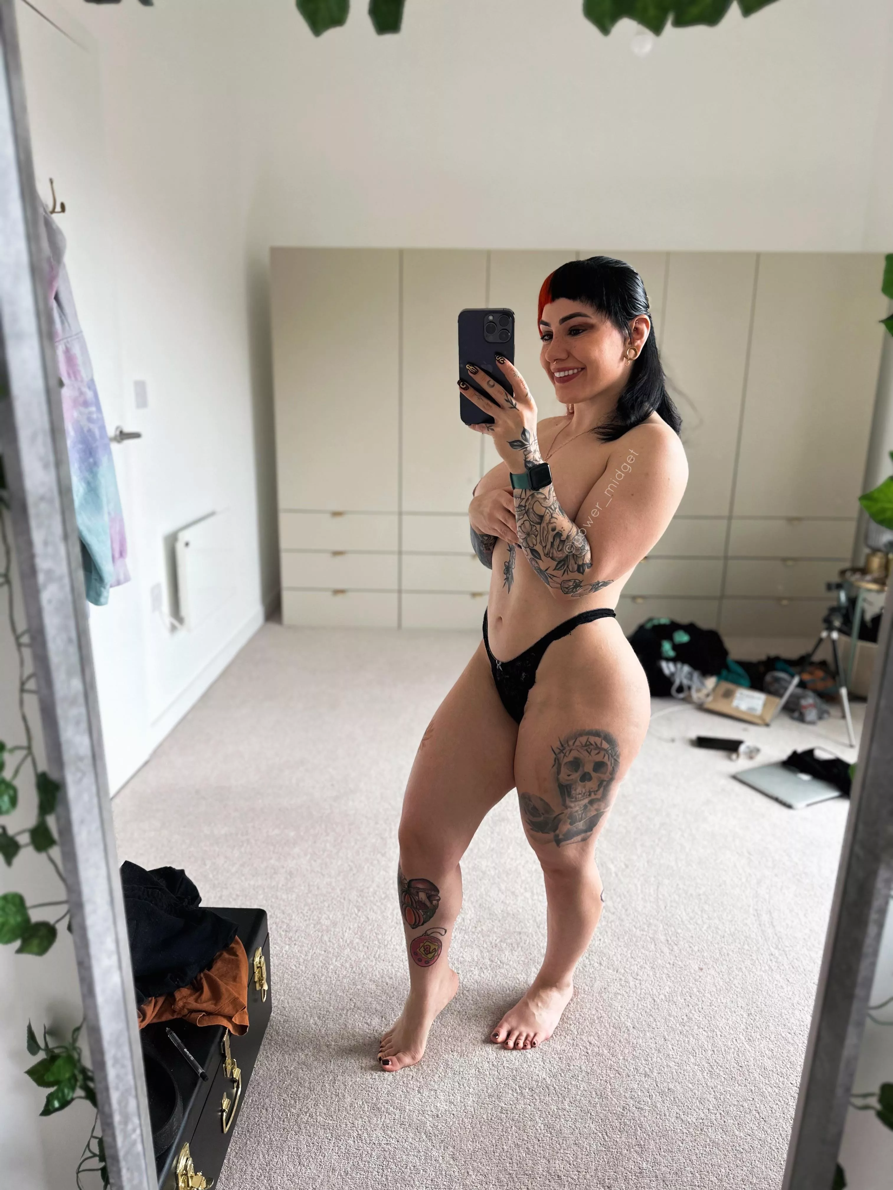 Thicc in all the right places 😈