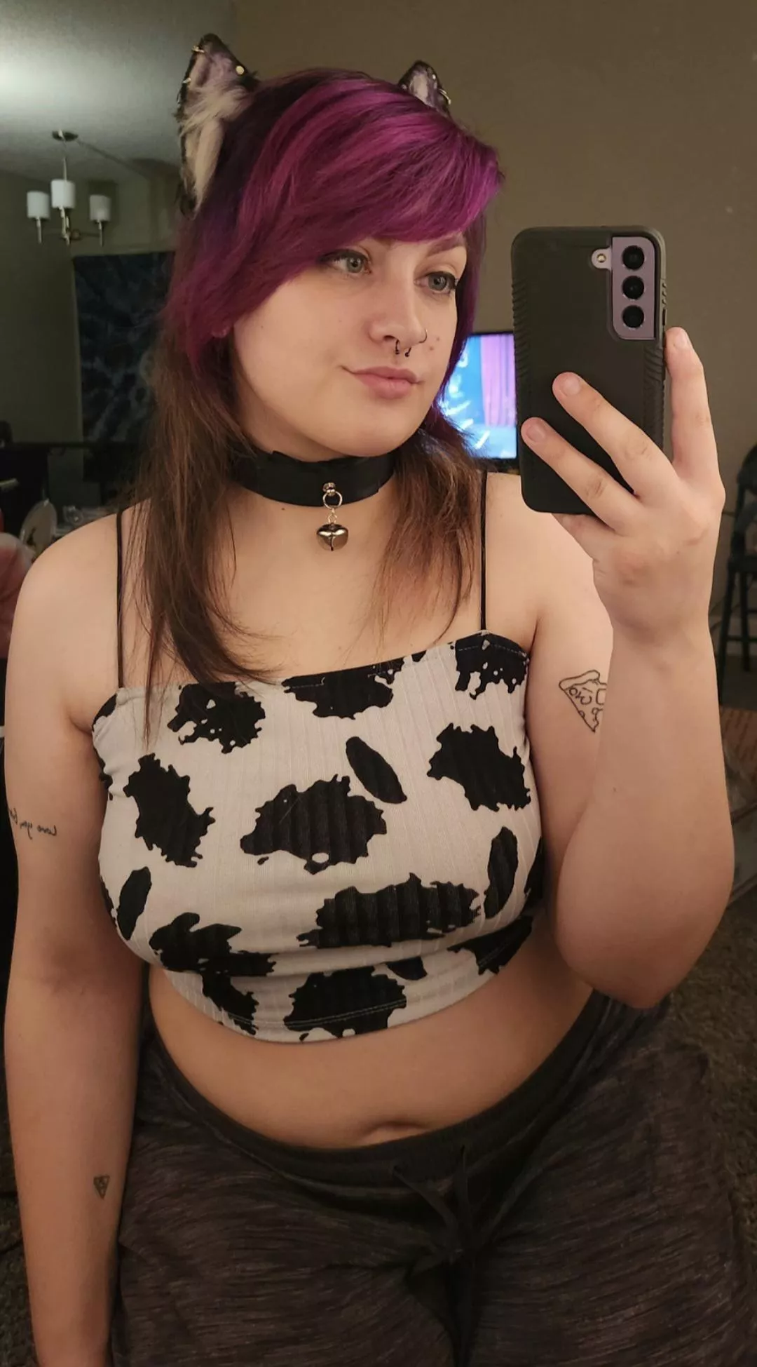 This bratty kitten always gets her way :3 [oc]