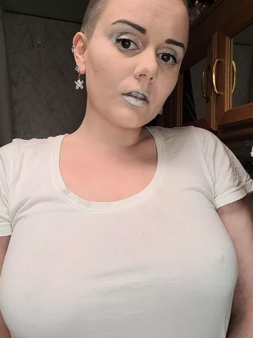 Trying out a new makeup look [f]