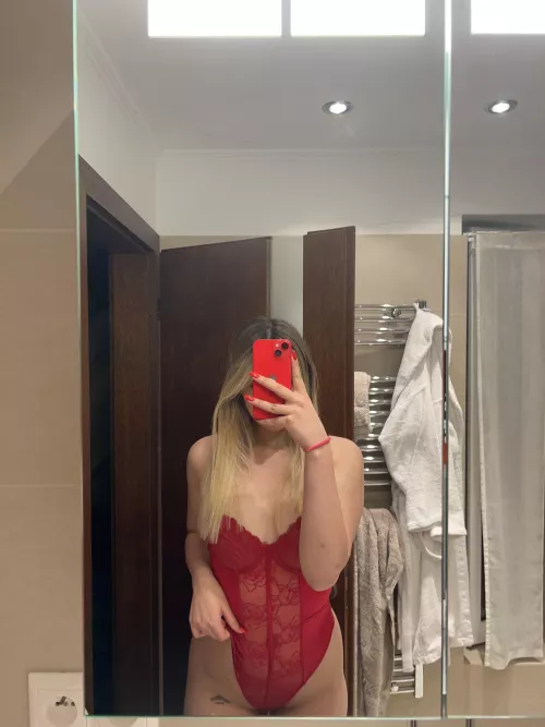 What would you do with me if you saw me like that in your room... Tell me something crazy :p I AM READY