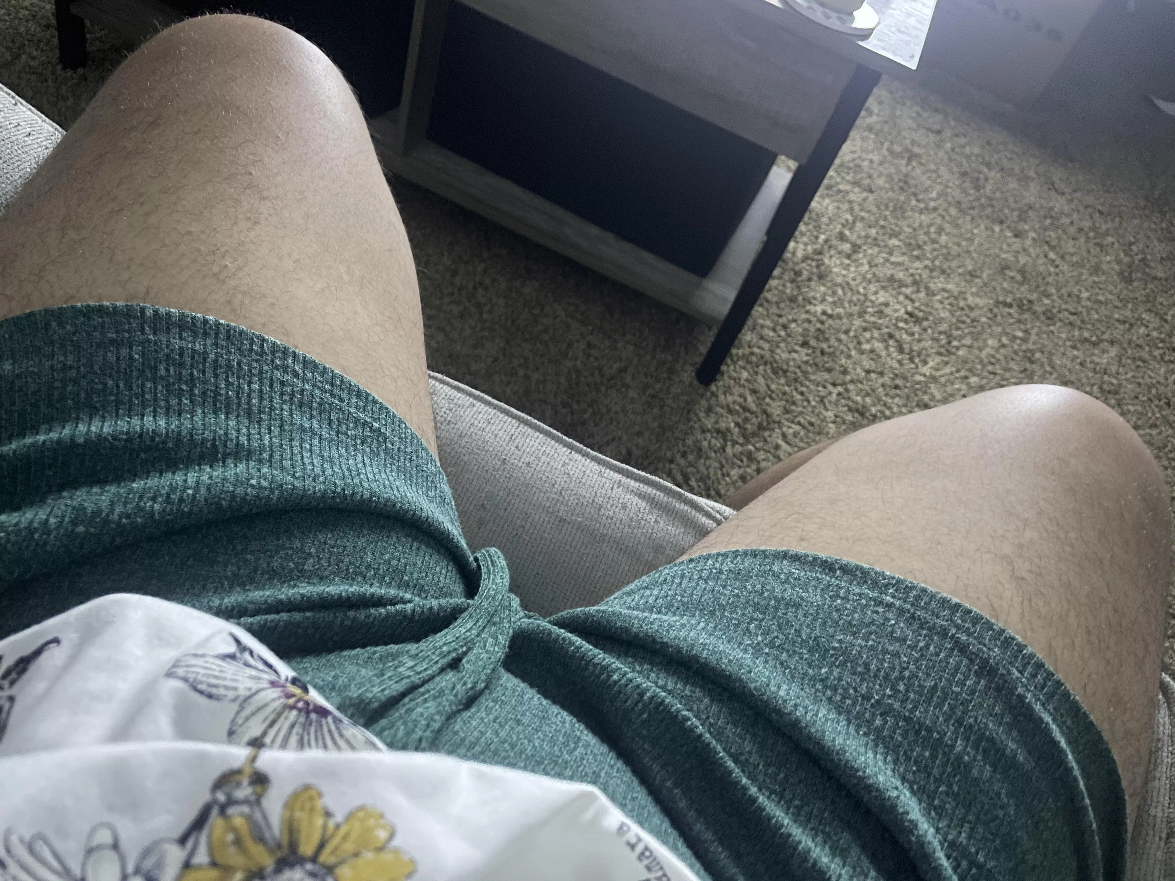 wish i had someone in my lap pleasing me ;3 hmu for more