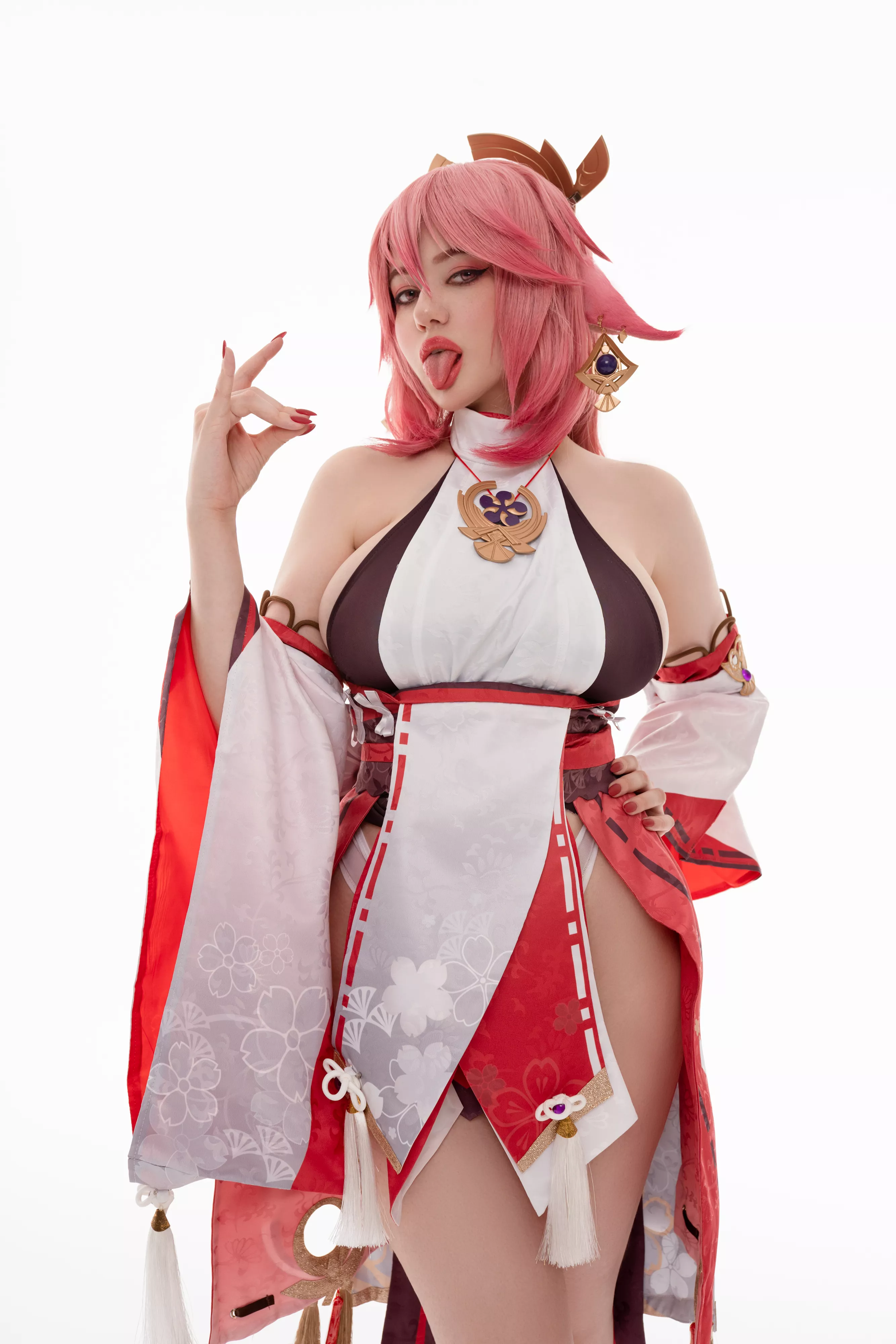 Yae Miko by Alina Becker