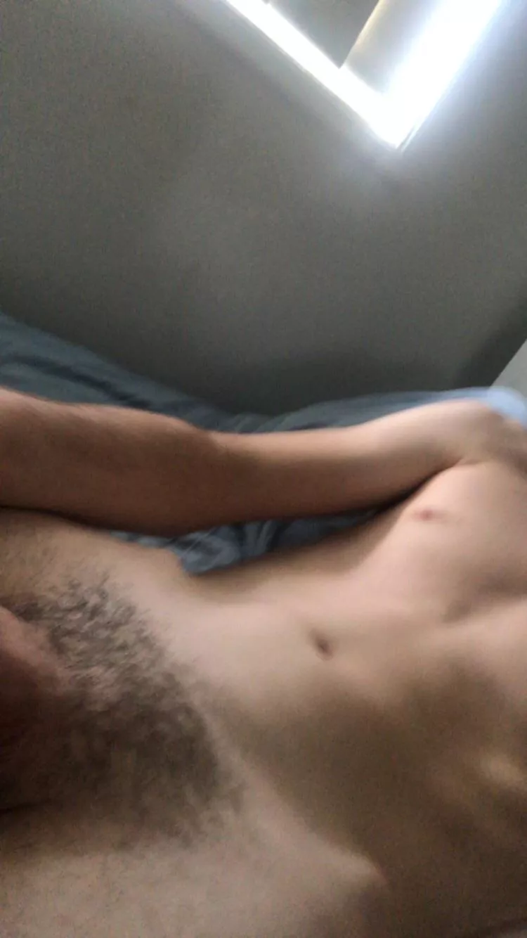 18 teen looking for bros <22 to help me top a bttm. Snap jackx.6