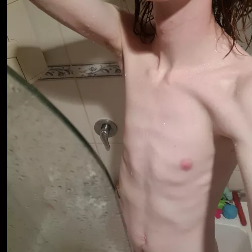 18aus vers under 22 pls. no need to talk just send pics n vids @Jacobdelton22