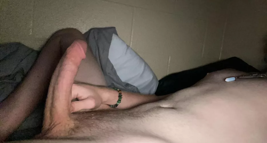 21 vers college guy, sc; wowilli3