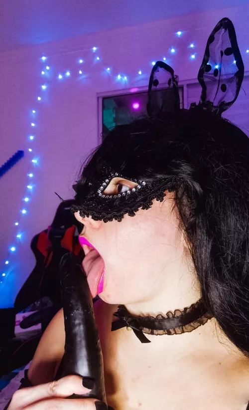 A little fox thinking about your hot cock, daddy 🥵