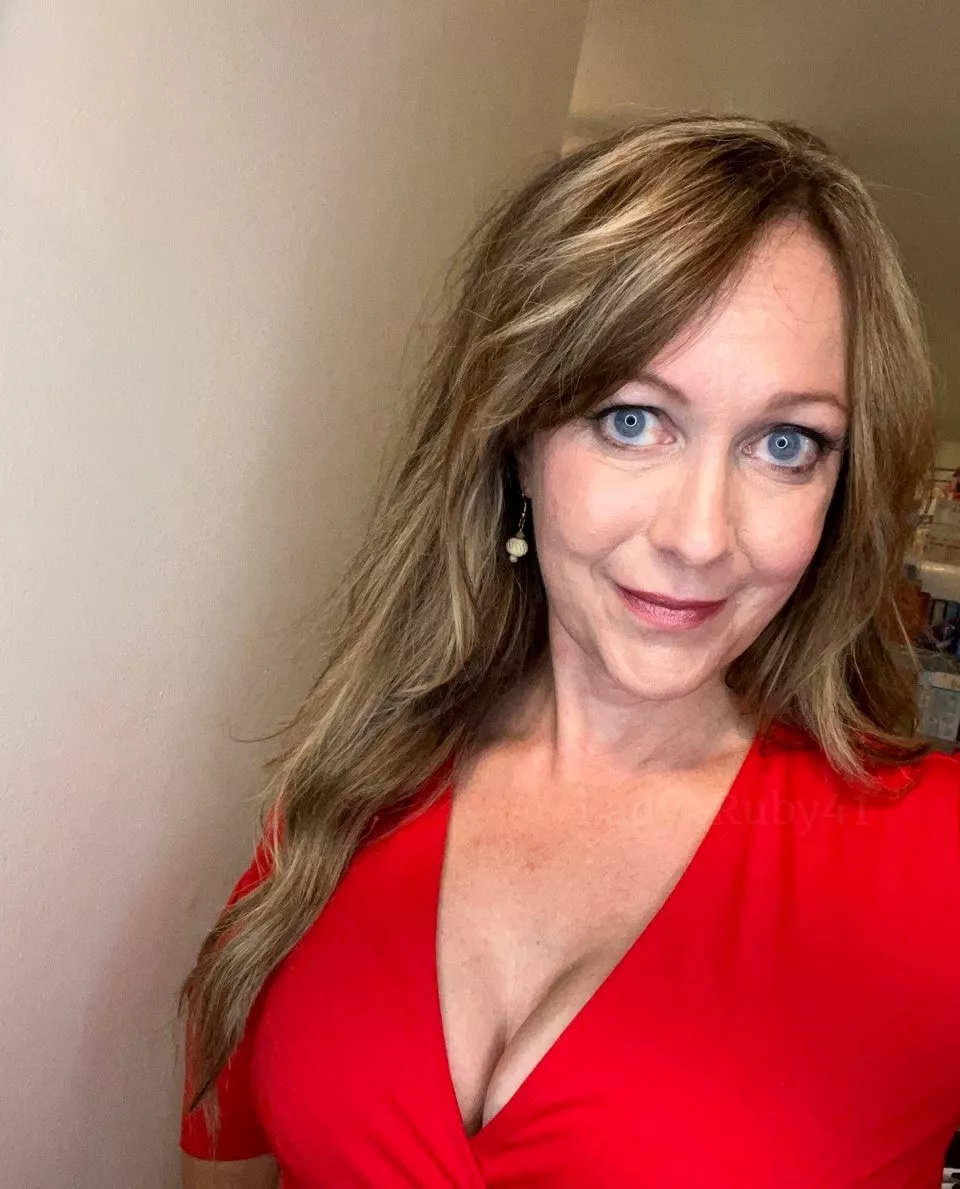 Am I a cute milf or a sexy milf?