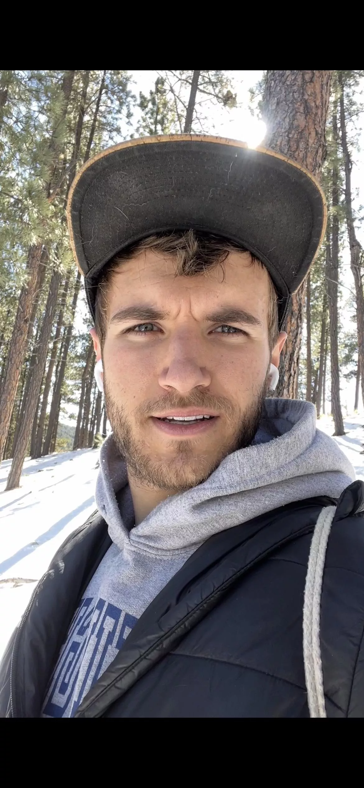 Any cute guys wanna talk?