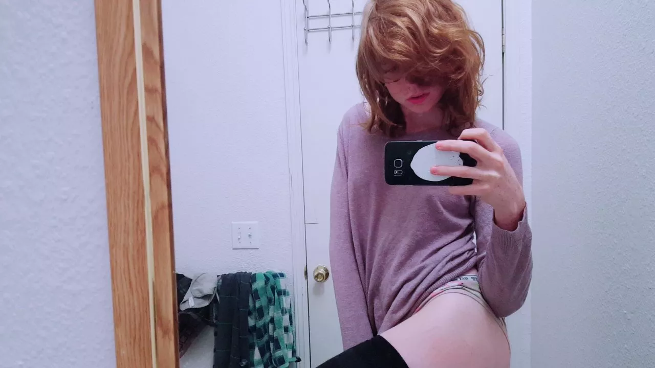 Come over babe I'm bored 😚